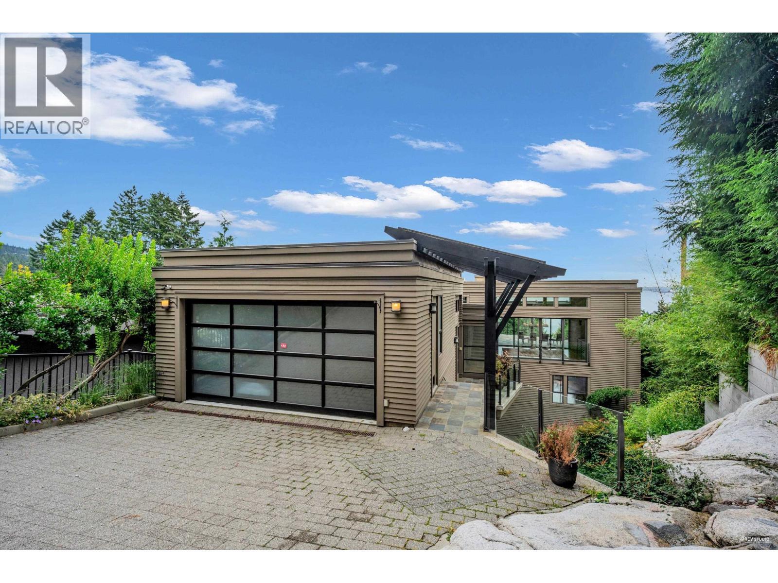3570 Creery Avenue, West Vancouver, BC - Outdoor