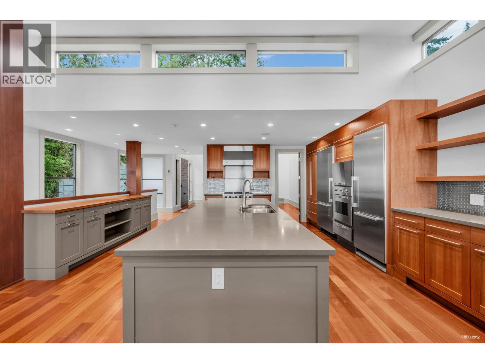 3570 Creery Avenue, West Vancouver, BC - Indoor Photo Showing Kitchen