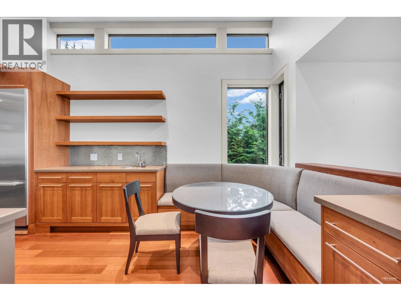 3570 Creery Avenue, West Vancouver, BC - Indoor Photo Showing Dining Room