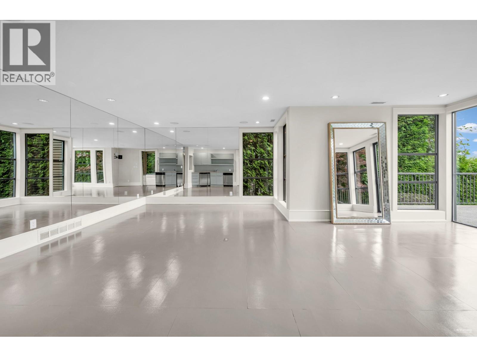 3570 Creery Avenue, West Vancouver, BC - Indoor