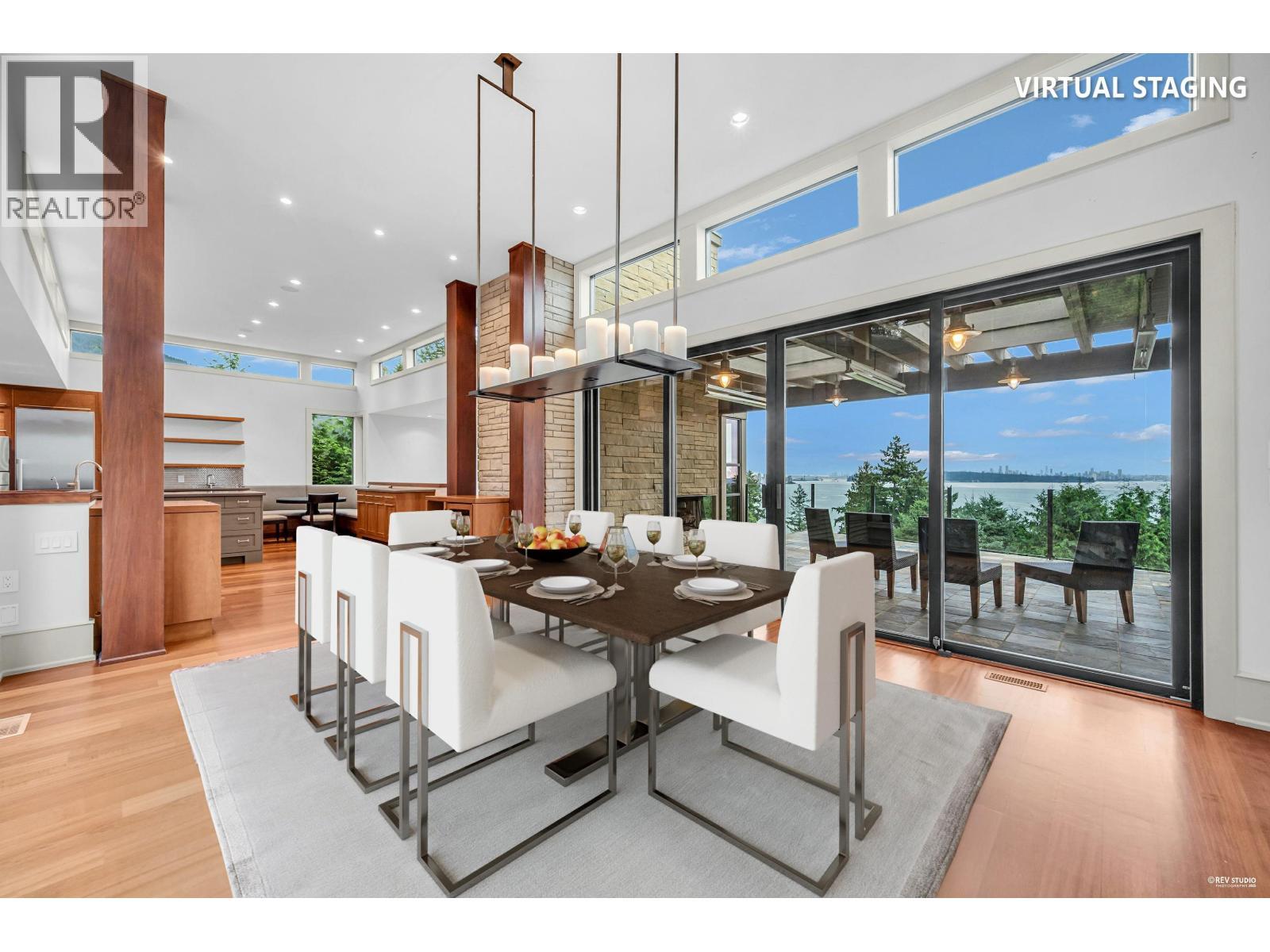 3570 Creery Avenue, West Vancouver, BC - Indoor Photo Showing Dining Room