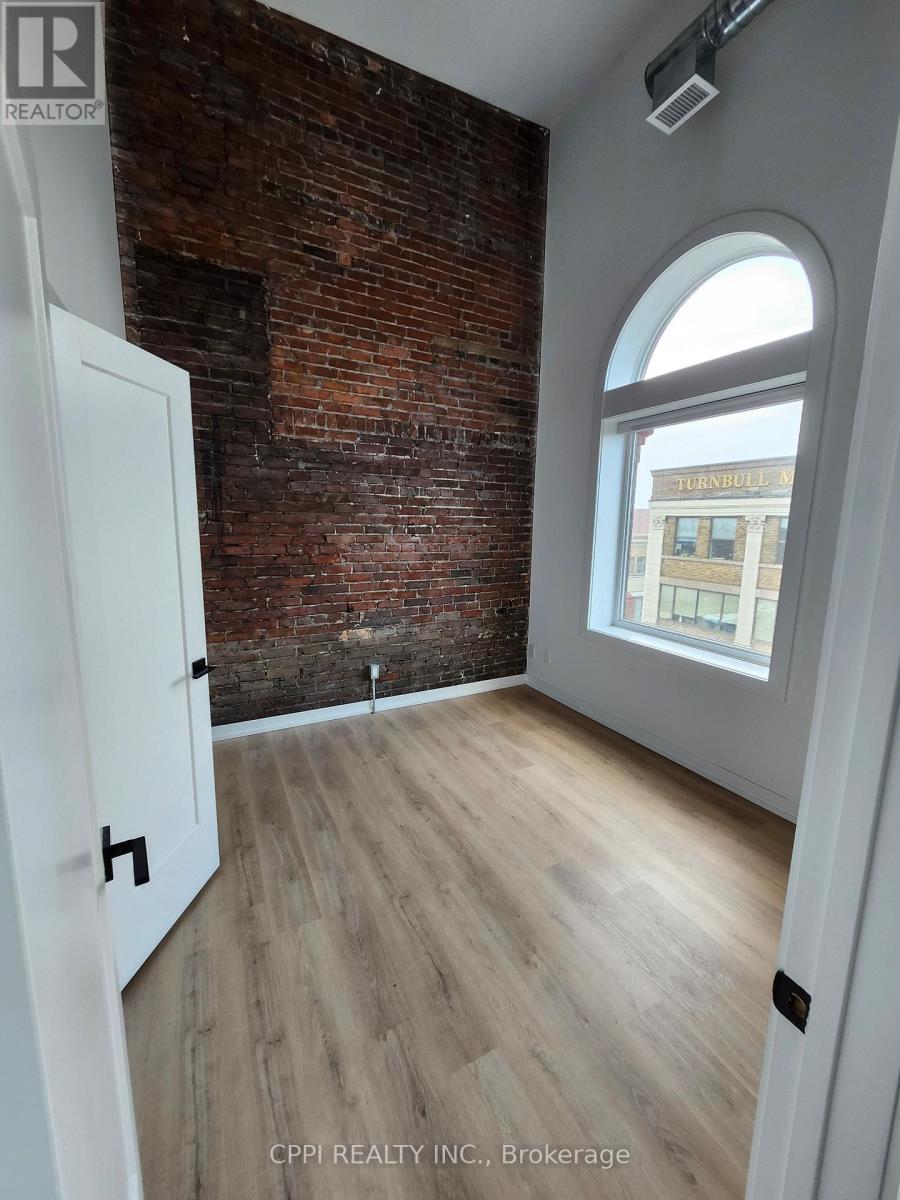 201 - 140 Simcoe Street, Peterborough, ON - Indoor Photo Showing Other Room