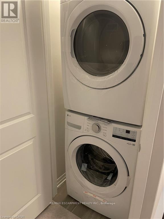 507 - 585 Colborne Street E, Brantford, ON - Indoor Photo Showing Laundry Room