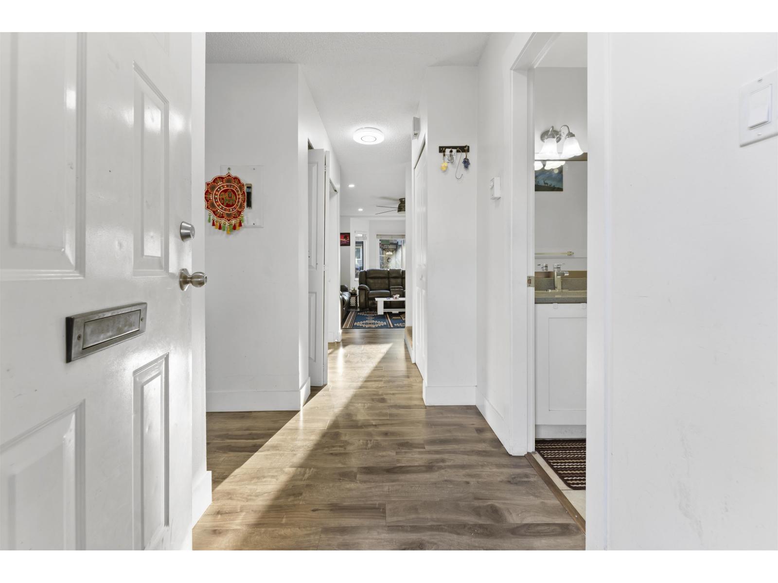 164 7261 140 Street, Surrey, BC - Indoor Photo Showing Other Room