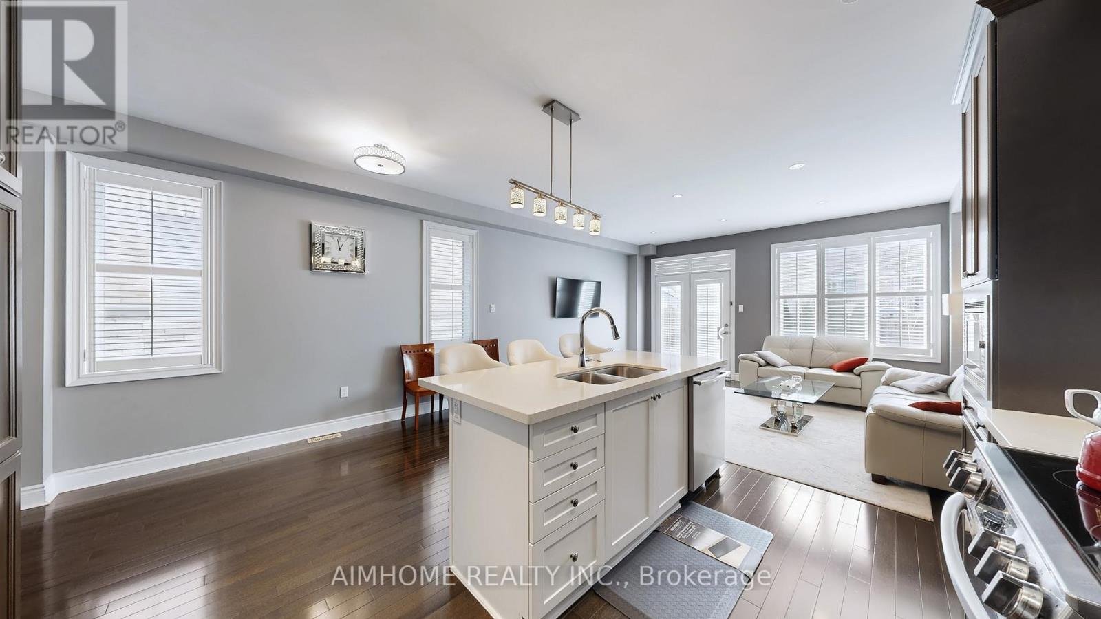 18 Bristlewood Crescent, Vaughan, ON - Indoor Photo Showing Kitchen With Double Sink