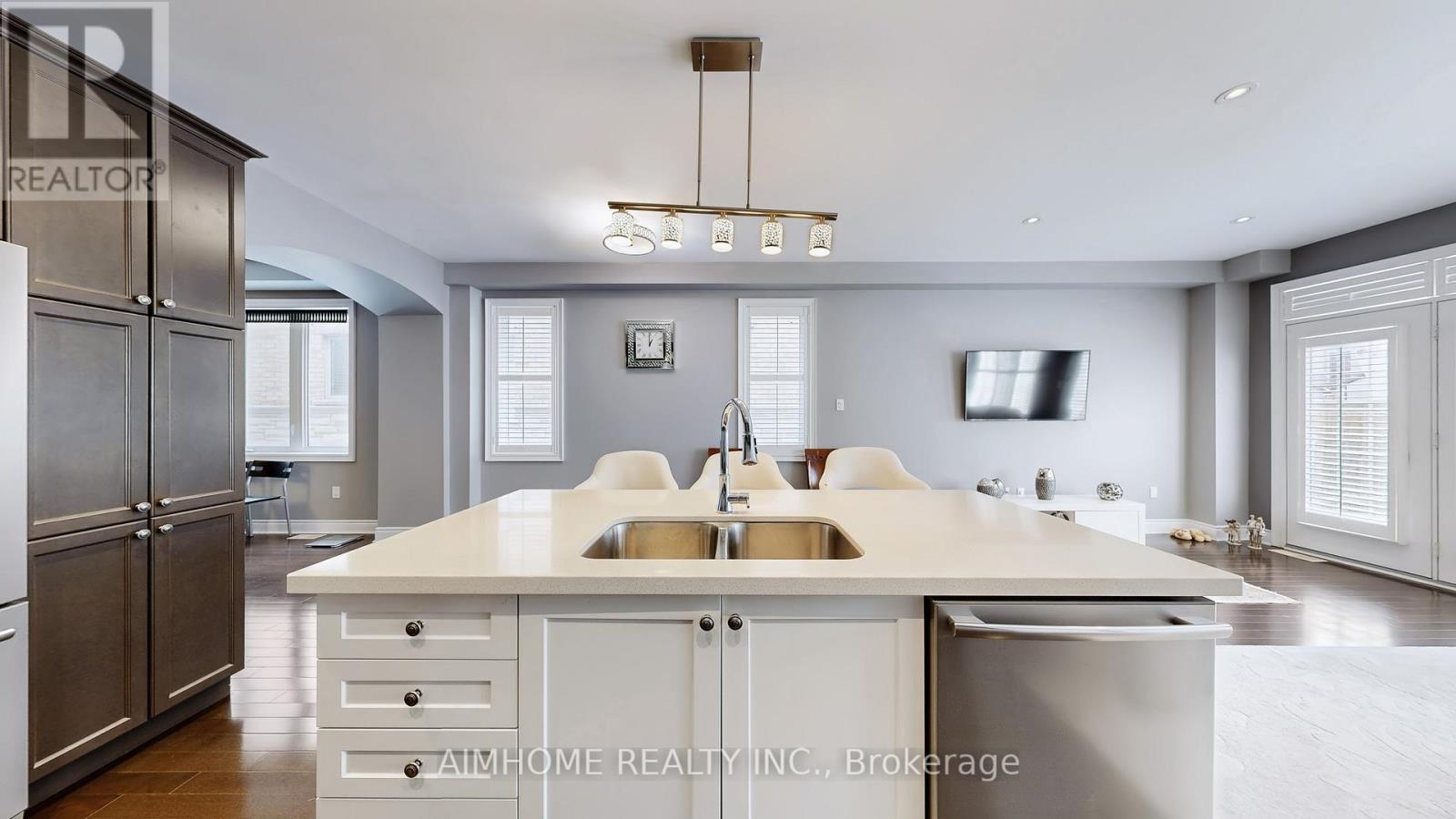 18 Bristlewood Crescent, Vaughan, ON - Indoor Photo Showing Kitchen With Double Sink