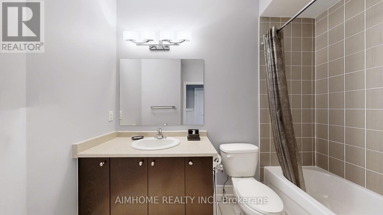 18 Bristlewood Crescent, Vaughan, ON - Indoor Photo Showing Bathroom