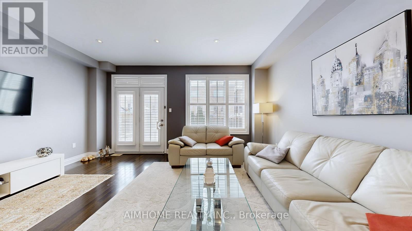 18 Bristlewood Crescent, Vaughan, ON - Indoor Photo Showing Living Room