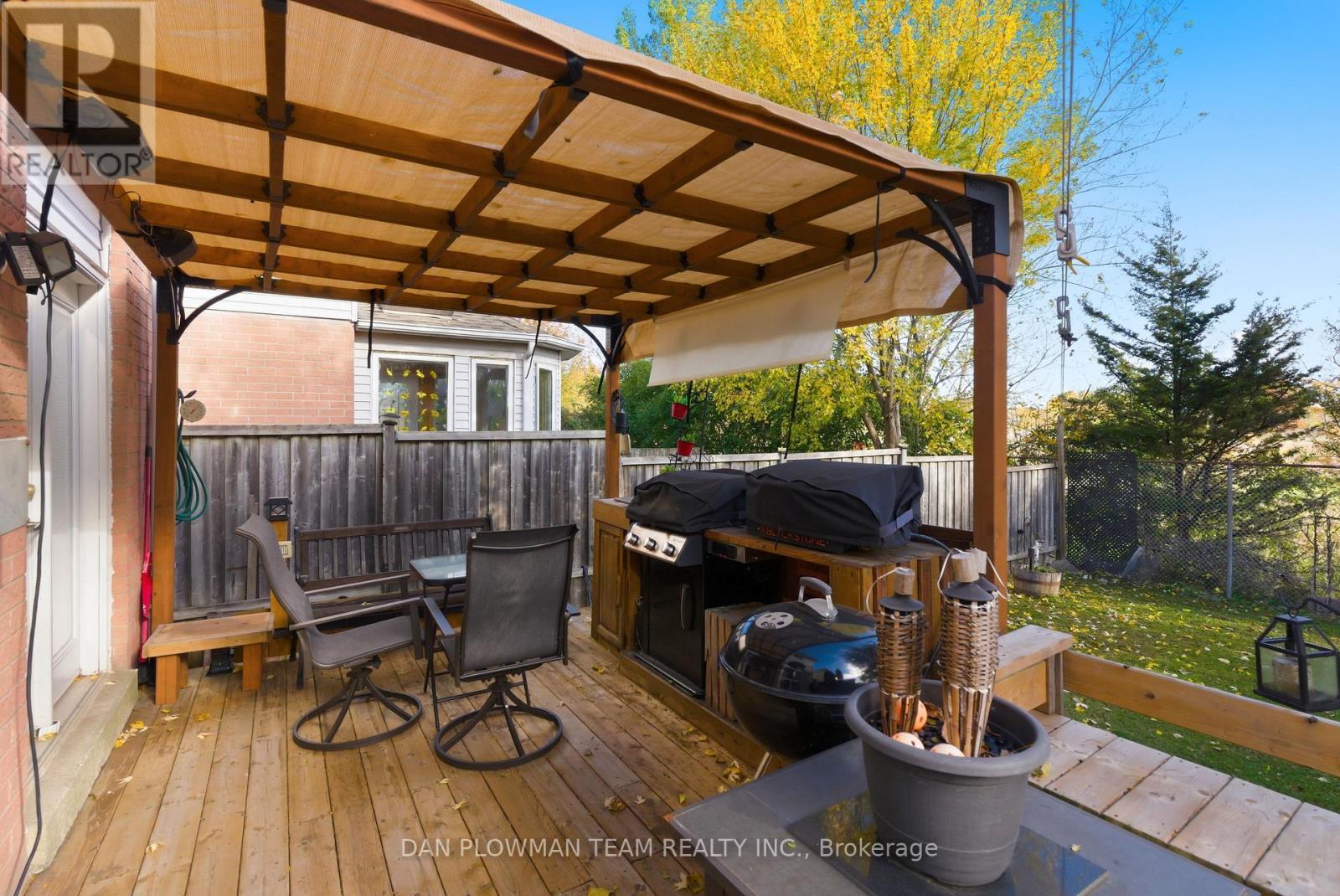 312 Sheffield Court, Oshawa, ON - Outdoor With Exterior