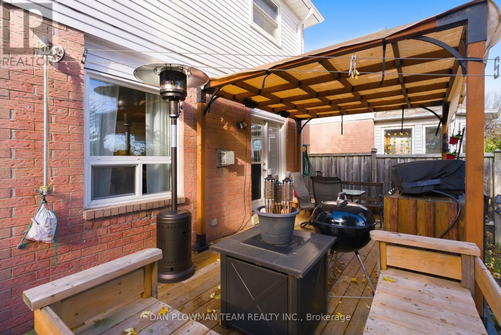 312 Sheffield Court, Oshawa, ON - Outdoor With Exterior