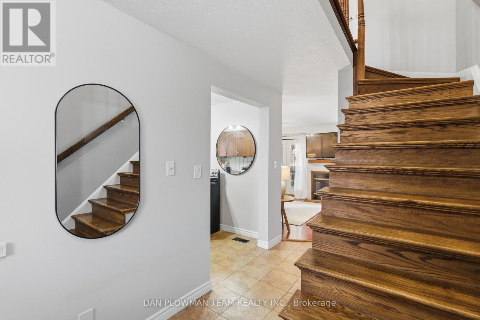 312 Sheffield Court, Oshawa, ON - Indoor Photo Showing Other Room