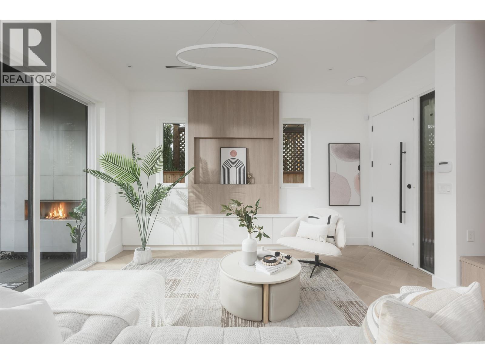 2 2130 E 2Nd Avenue, Vancouver, BC - Indoor