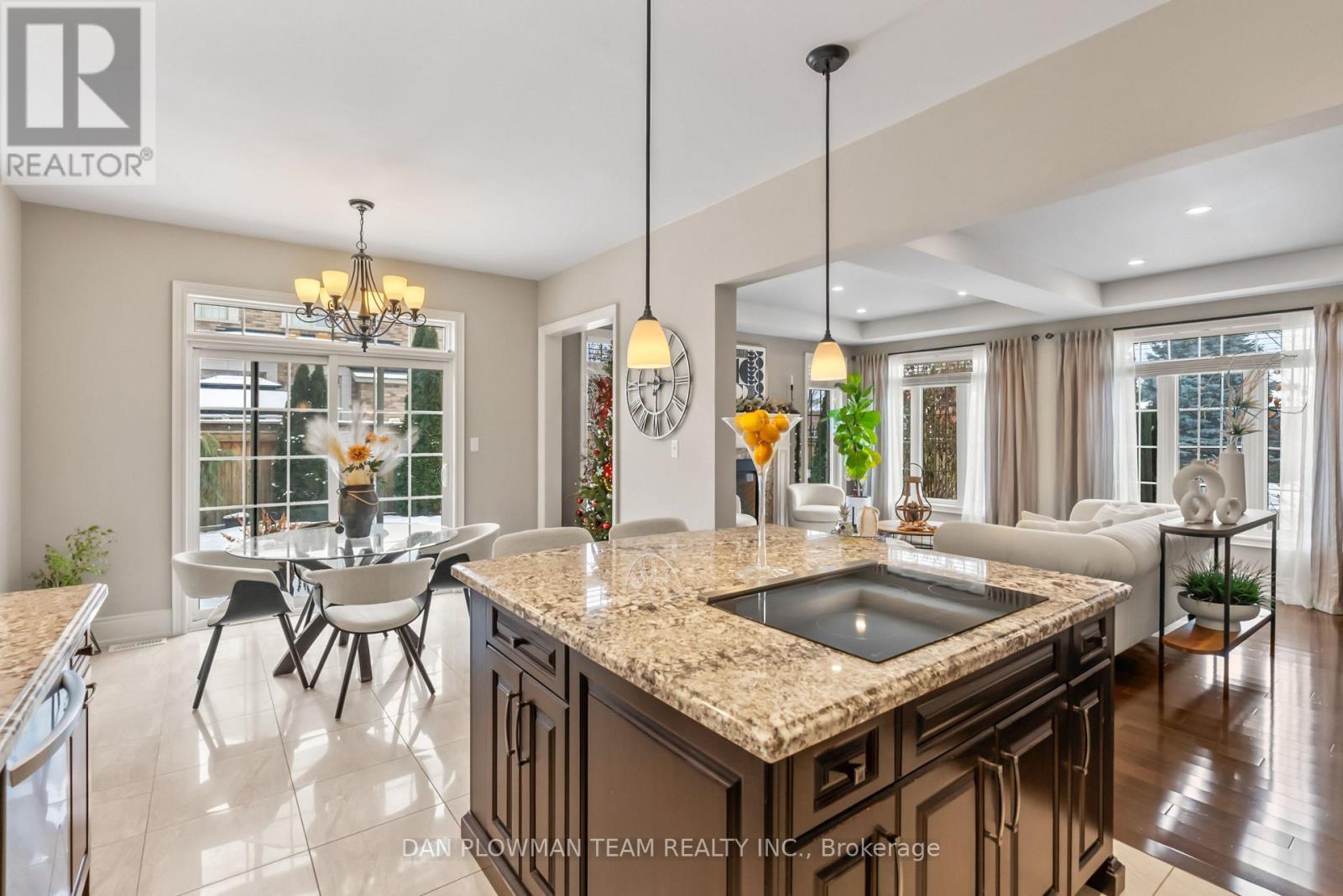 3 Serene Court, Whitby, ON - Indoor