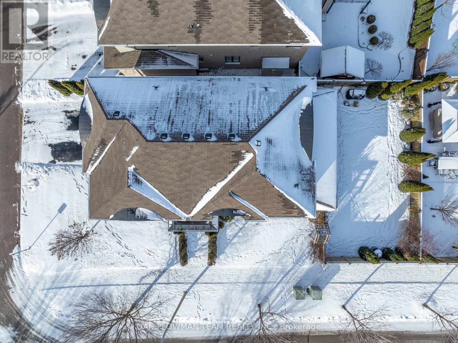 3 Serene Court, Whitby, ON - Outdoor