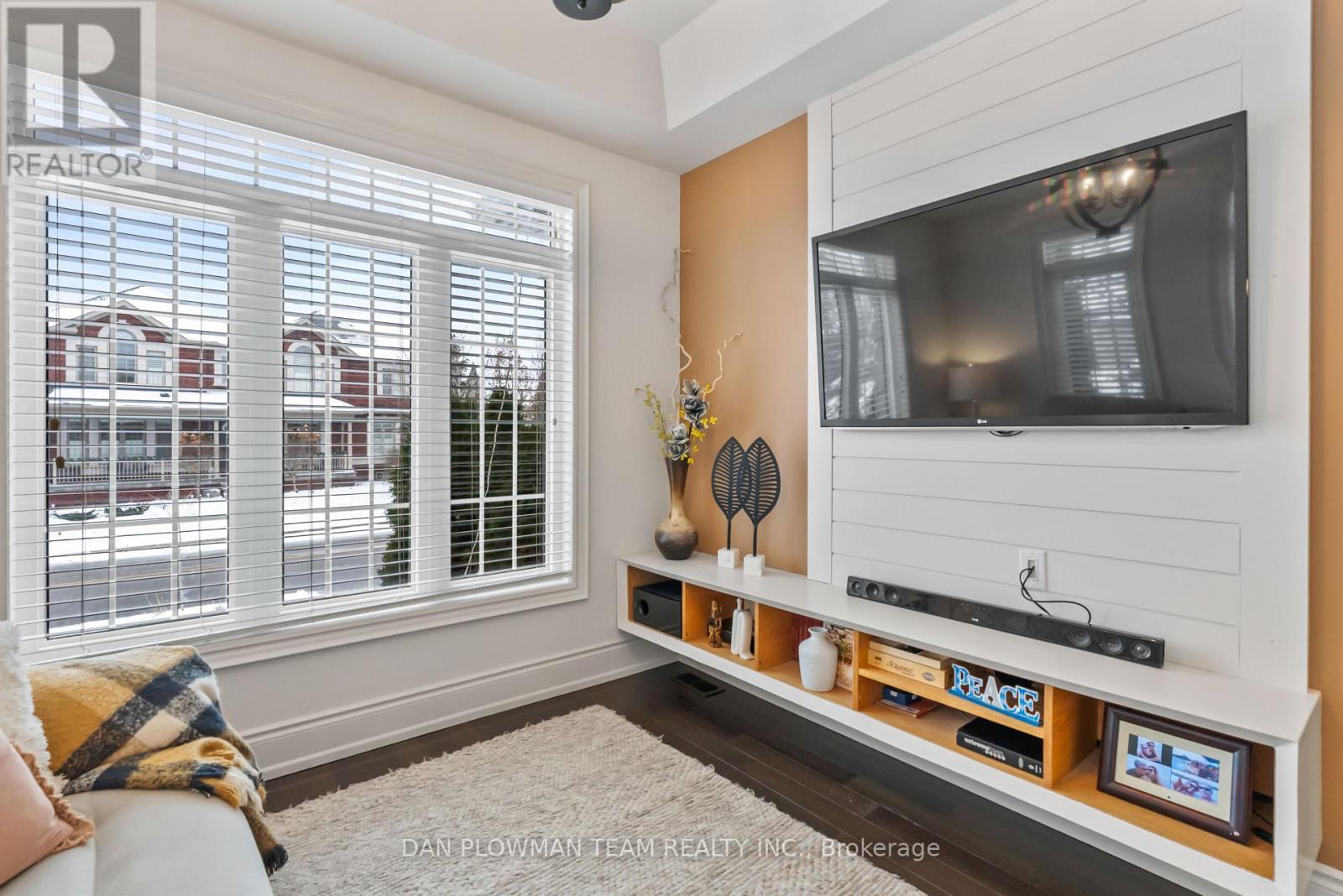 3 Serene Court, Whitby, ON - Indoor Photo Showing Other Room