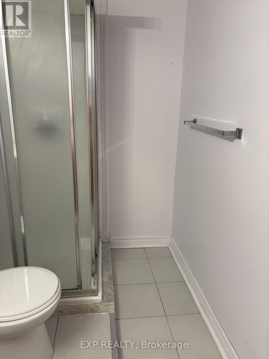 Bsmt - 1975 Fairport Road, Pickering, ON - Indoor Photo Showing Bathroom