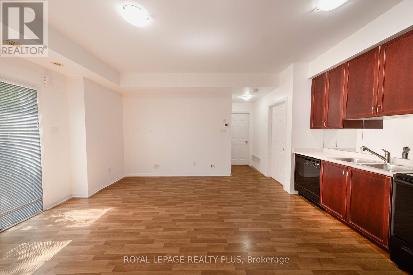 5 - 3015 Destination Drive, Mississauga, ON - Indoor