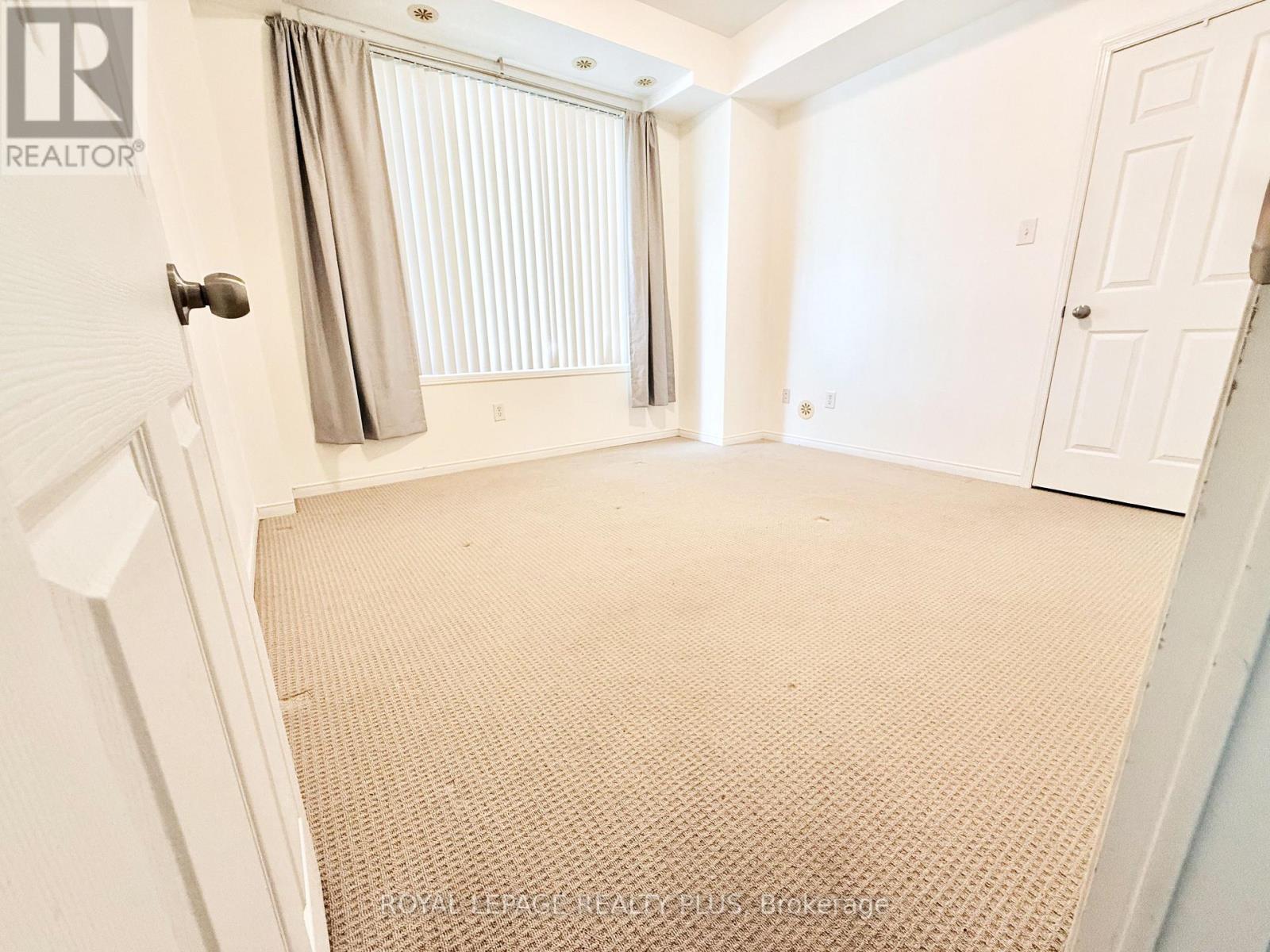 5 - 3015 Destination Drive, Mississauga, ON - Indoor Photo Showing Other Room