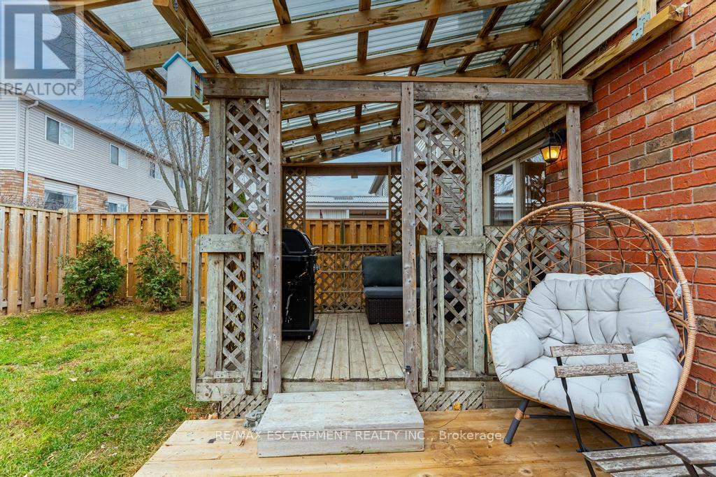 11 Glenhollow Drive, Hamilton, ON - Outdoor