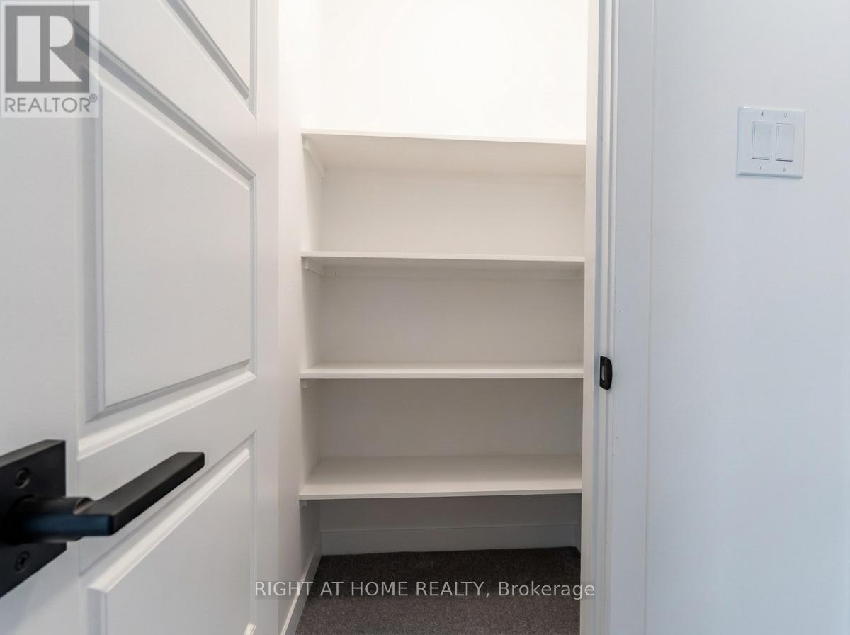 425 Mortar Terrace, Ottawa, ON - Indoor With Storage