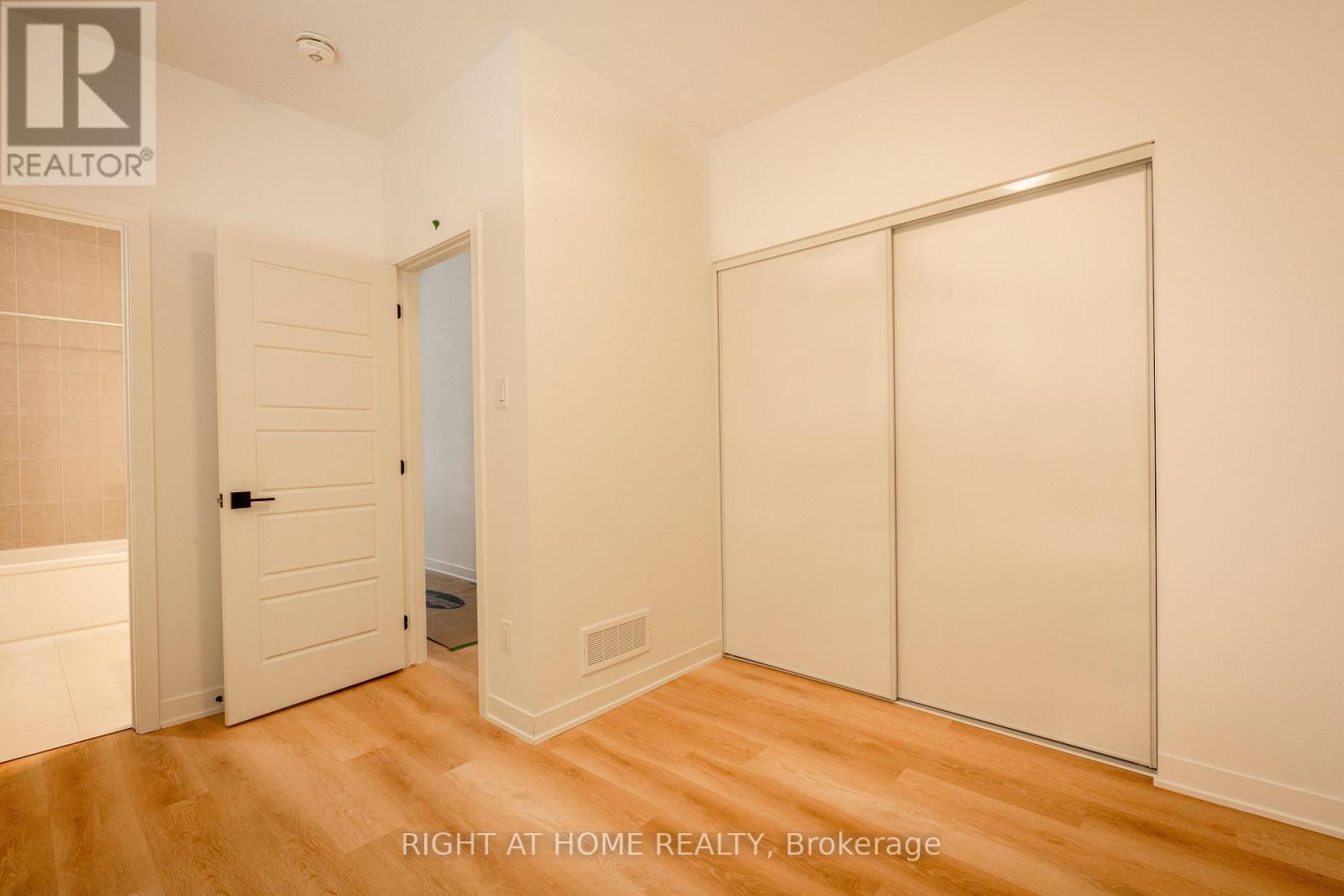 Bedroom on main floor - 425 Mortar Terrace, Ottawa, ON - Indoor Photo Showing Other Room