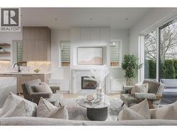 1 2130 E 2ND AVENUE Vancouver, BC V5N 1E8