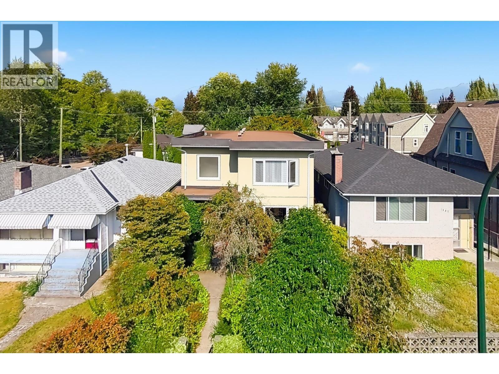 1621 Adanac Street, Vancouver, BC - Outdoor