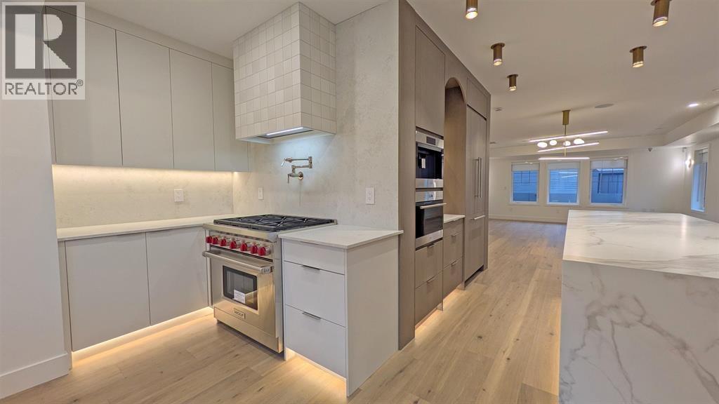 1139 W 33Rd Avenue, Vancouver, BC - Indoor Photo Showing Kitchen With Upgraded Kitchen
