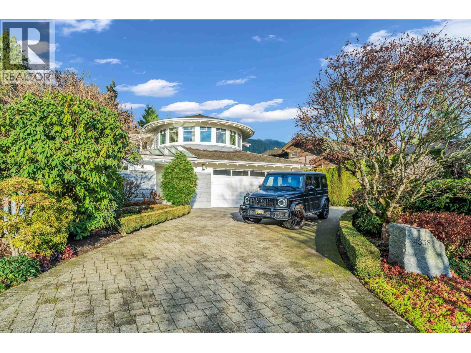 4358 Erwin Drive, West Vancouver, BC - Outdoor