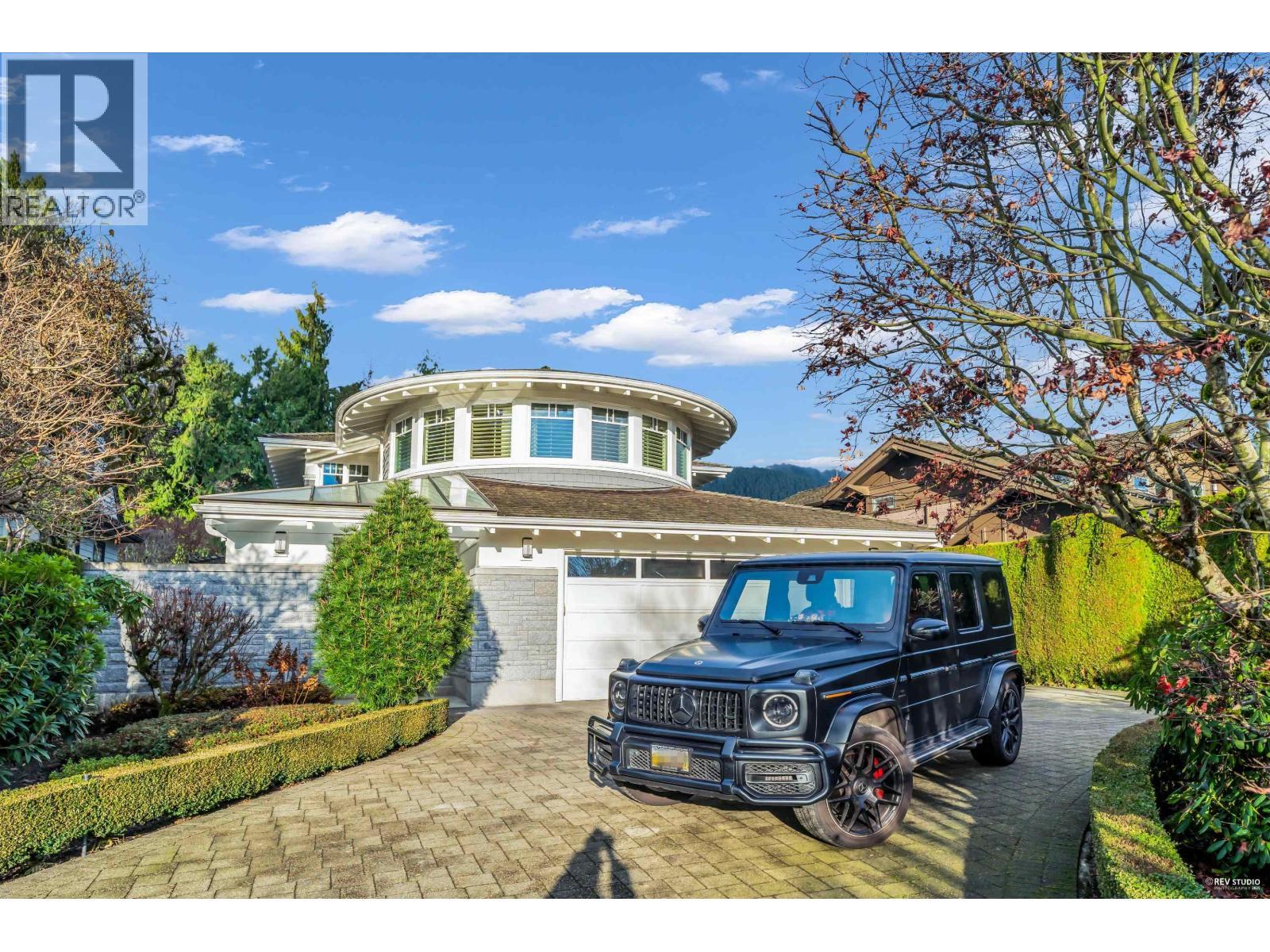 4358 Erwin Drive, West Vancouver, BC - Outdoor