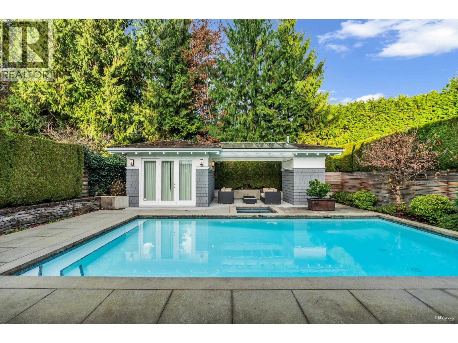 4358 Erwin Drive, West Vancouver, BC - Outdoor With In Ground Pool With Backyard