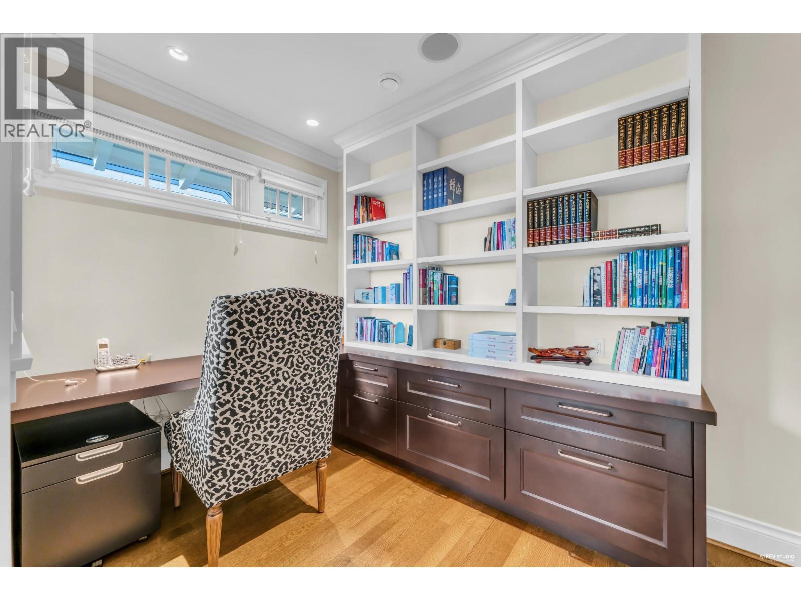 4358 Erwin Drive, West Vancouver, BC - Indoor Photo Showing Office