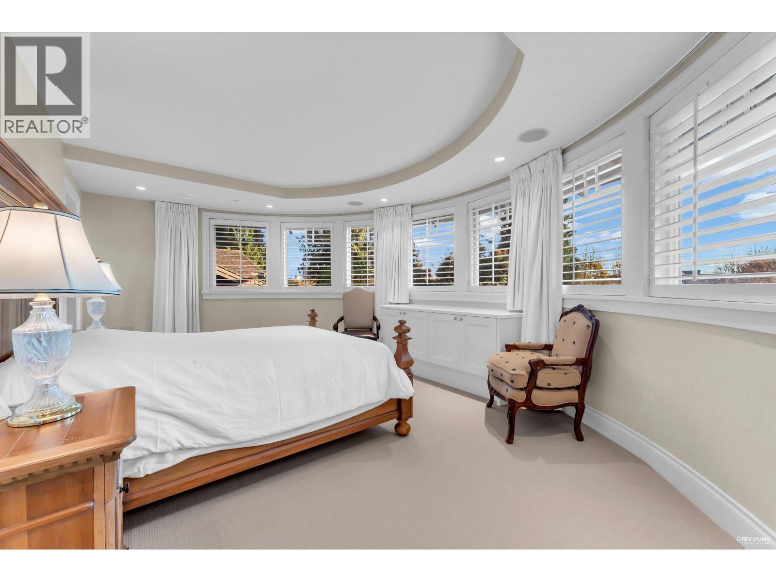 4358 Erwin Drive, West Vancouver, BC - Indoor Photo Showing Bedroom