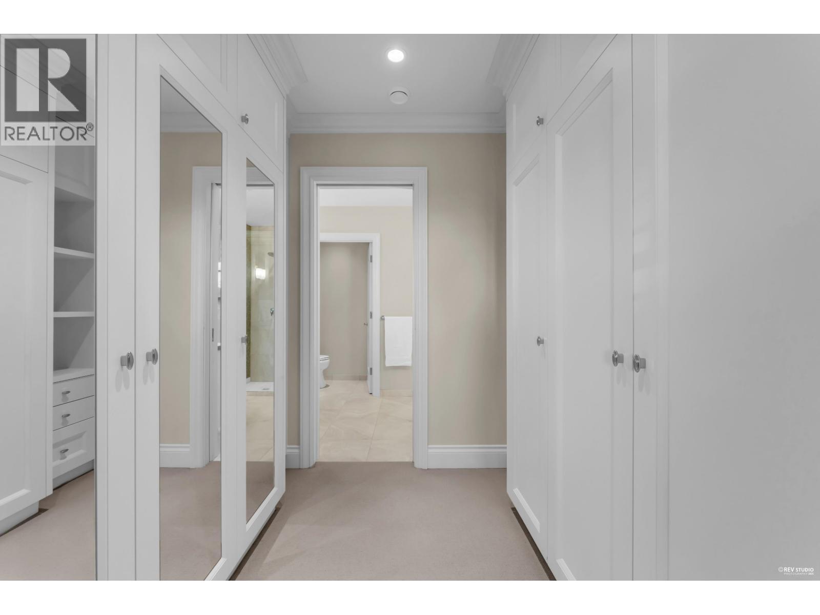 4358 Erwin Drive, West Vancouver, BC - Indoor Photo Showing Other Room