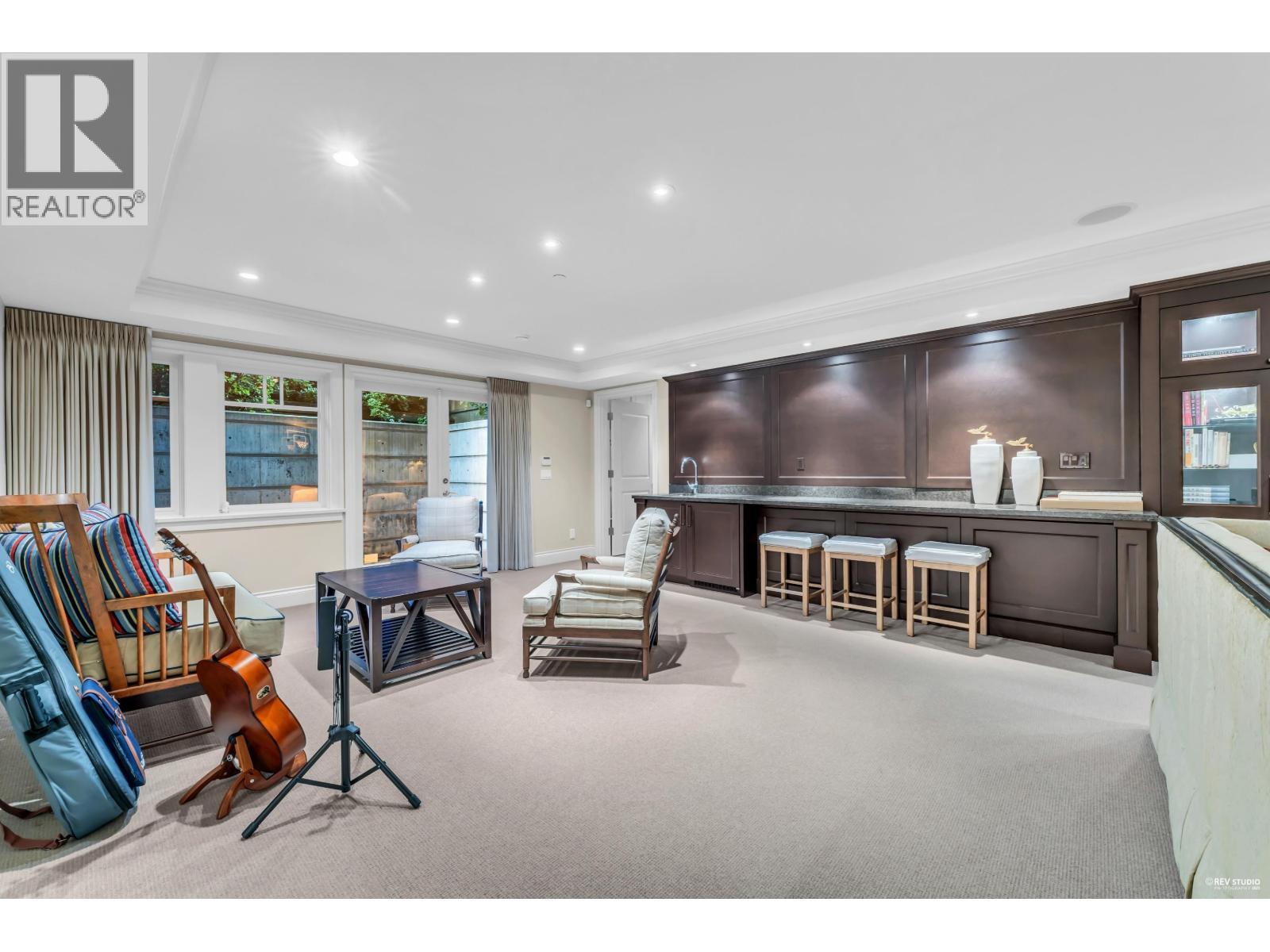 4358 Erwin Drive, West Vancouver, BC - Indoor