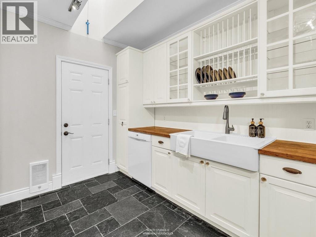 33 66A Street, Delta, BC - Indoor