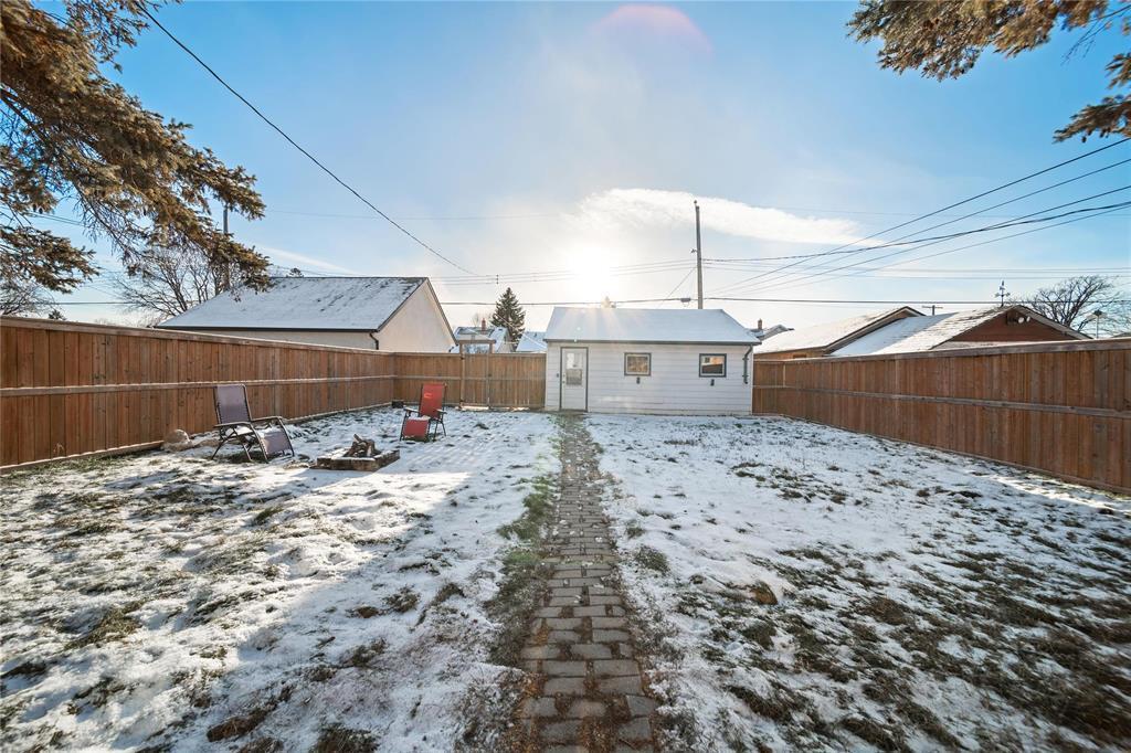 660 Machray Avenue, Winnipeg, MB - Outdoor