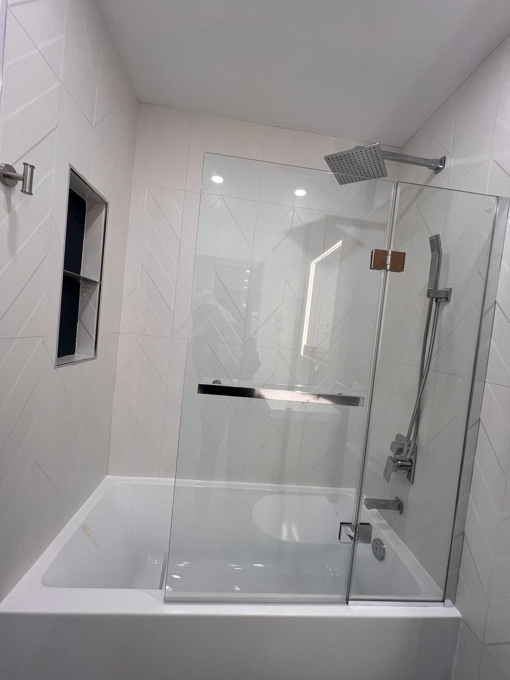 Salle de bains - 6439 Av. Des Érables, Montréal (Rosemont/La Petite-Patrie), QC - Indoor Photo Showing Bathroom