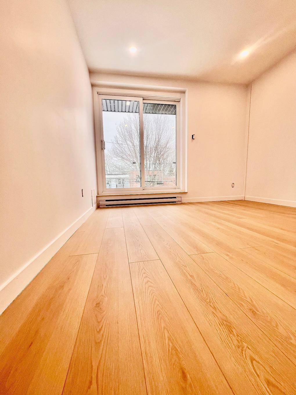 Chambre à coucher principale - 6439 Av. Des Érables, Montréal (Rosemont/La Petite-Patrie), QC - Indoor Photo Showing Other Room