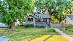 16 St Louis RD Winnipeg, MB R2M 3J5