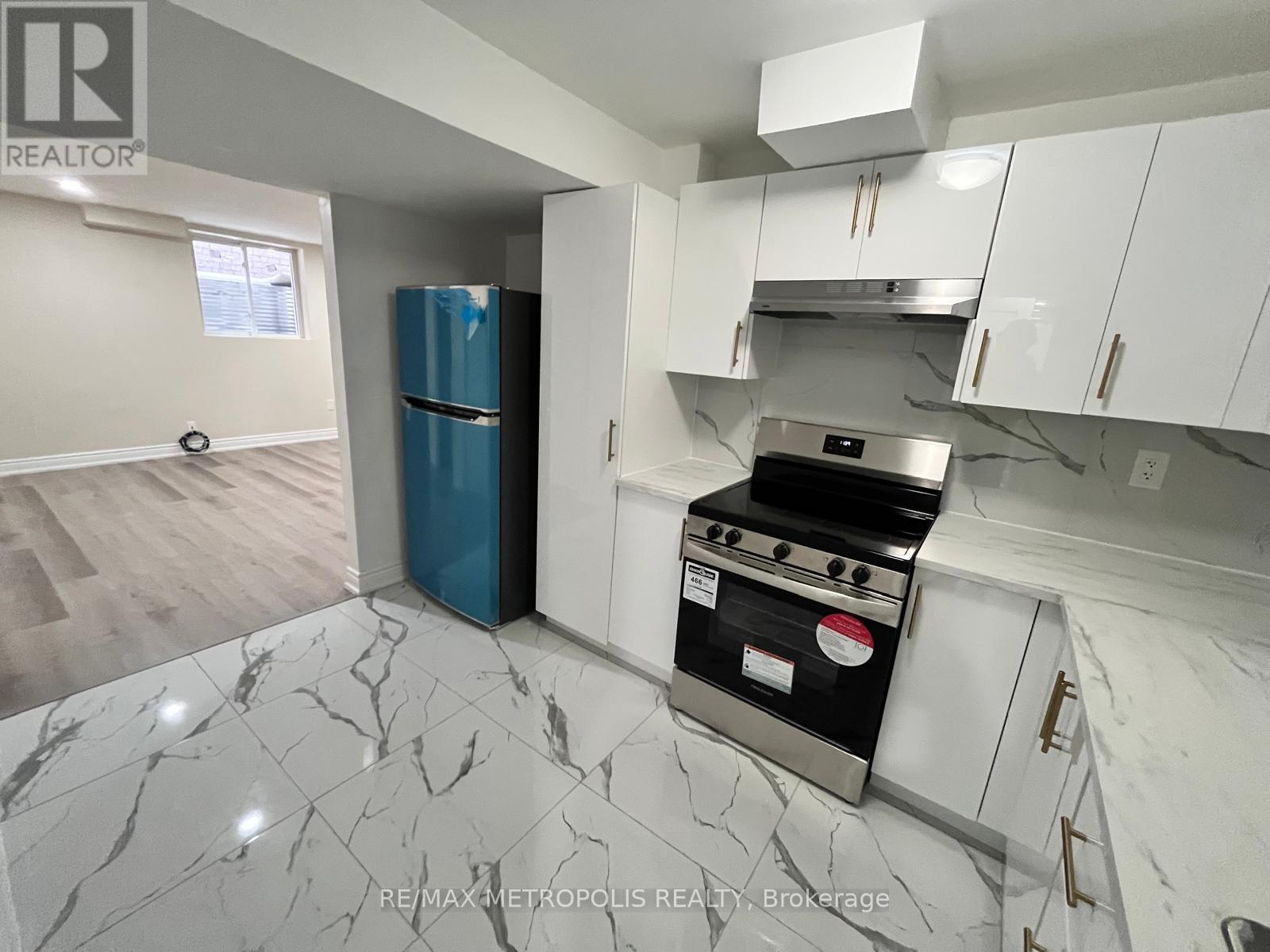 Bsmt - 1335 Aldsworth Crescent, Oshawa, ON - Indoor Photo Showing Kitchen