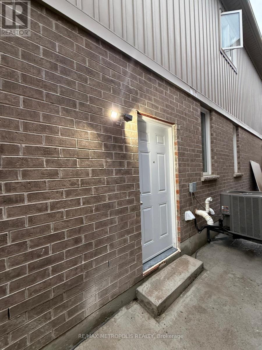 Bsmt - 1335 Aldsworth Crescent, Oshawa, ON - Outdoor With Exterior