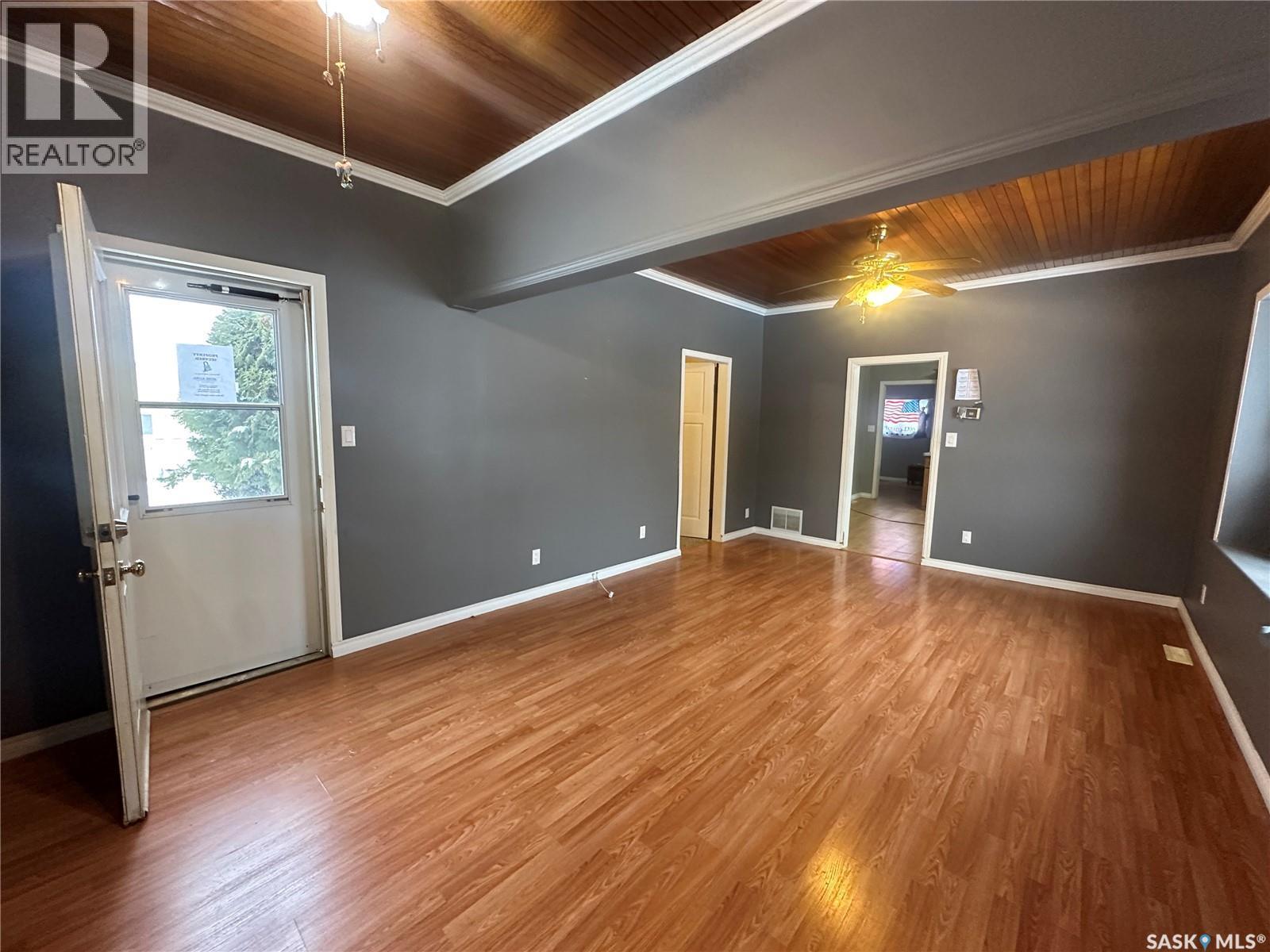 122 1St Avenue Se, Sturgis, SK - Indoor Photo Showing Other Room