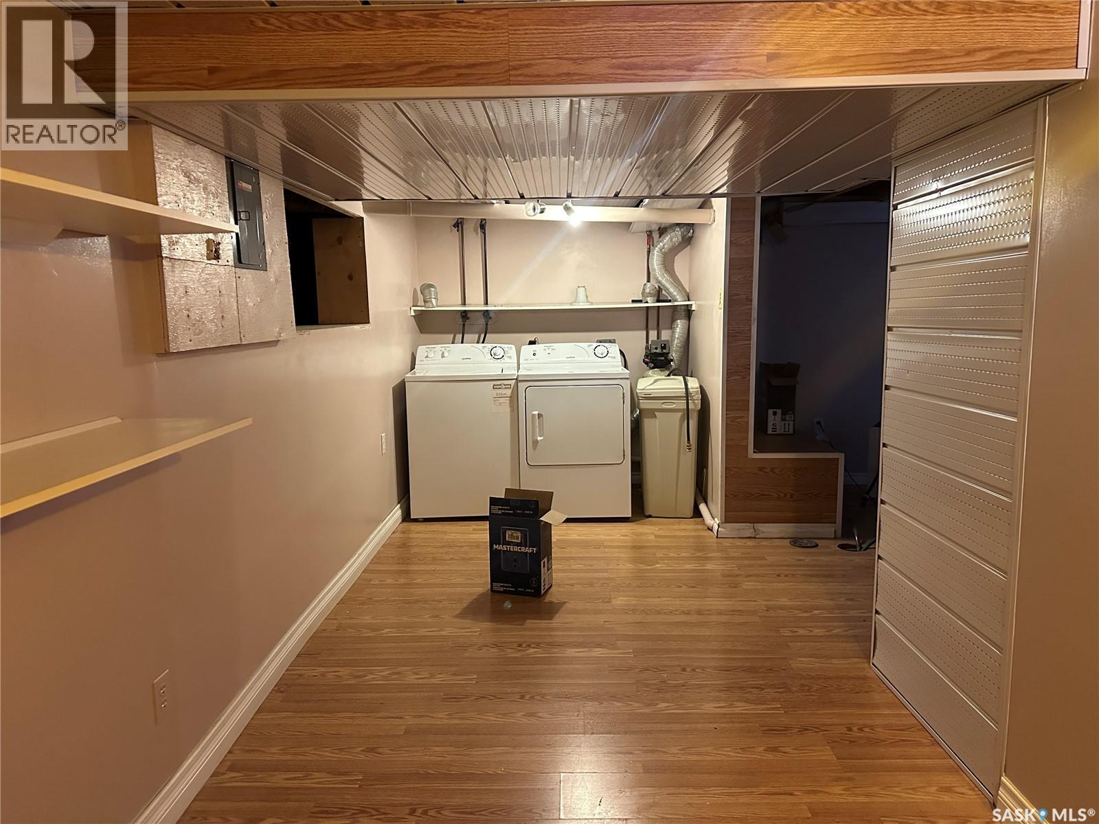 122 1St Avenue Se, Sturgis, SK - Indoor Photo Showing Laundry Room