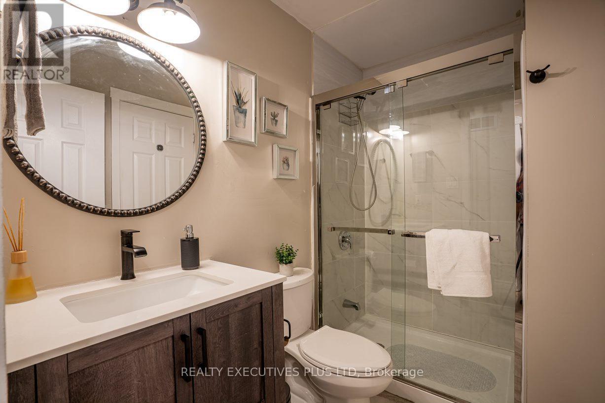 2300 Olde Base Line Road, Caledon, ON - Indoor Photo Showing Bathroom