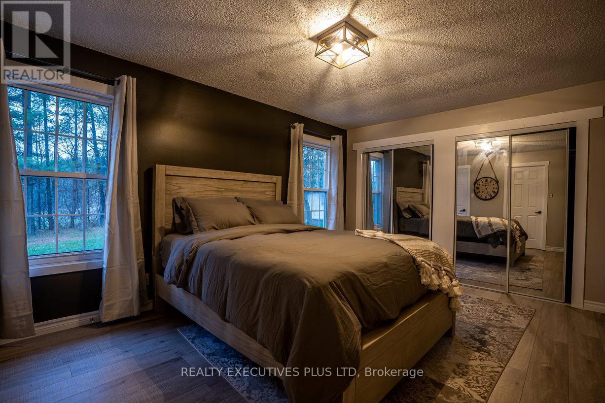 2300 Olde Base Line Road, Caledon, ON - Indoor Photo Showing Bedroom