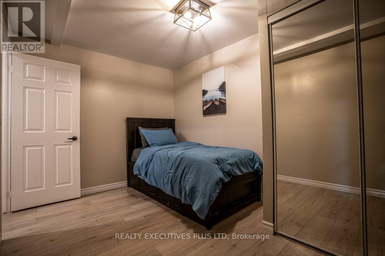 2300 Olde Base Line Road, Caledon, ON - Indoor Photo Showing Bedroom