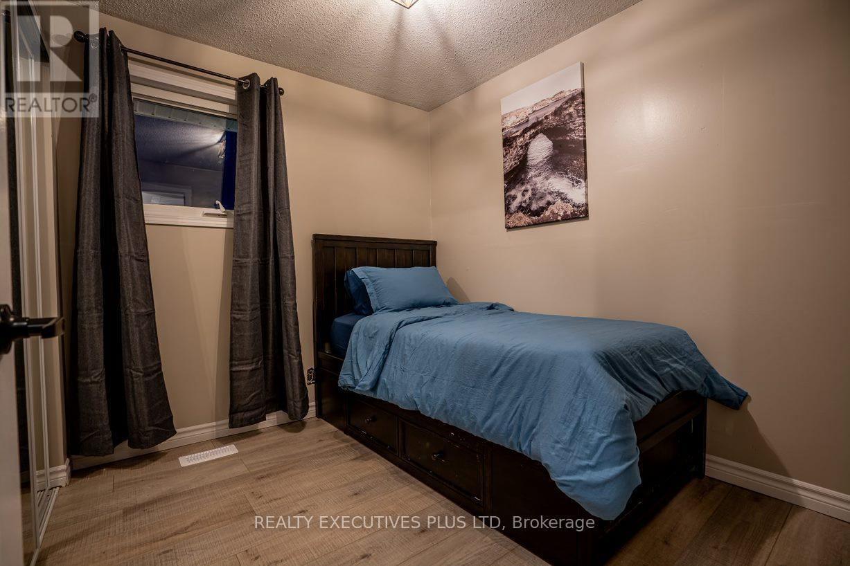 2300 Olde Base Line Road, Caledon, ON - Indoor Photo Showing Bedroom