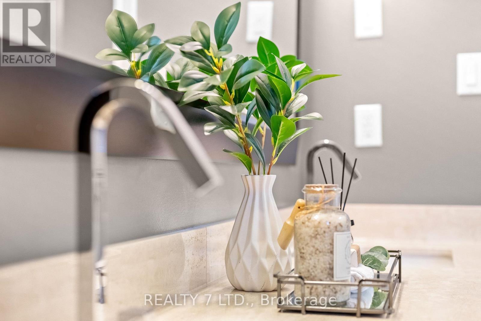 44 Furrow Lane, Toronto, ON - Indoor Photo Showing Other Room