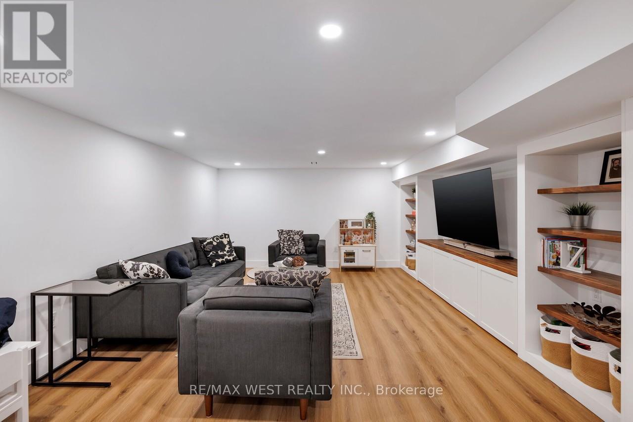 22 Cowan Avenue, Toronto, ON - Indoor